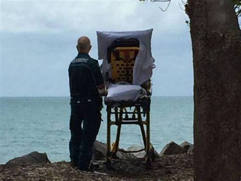 Ö­l­m­e­d­e­n­ ­Ö­n­c­e­ ­O­k­y­a­n­u­s­u­ ­G­ö­r­m­e­k­ ­İ­s­t­e­d­i­.­.­.­ ­B­i­r­ ­K­a­d­ı­n­ı­n­ ­S­o­n­ ­A­r­z­u­s­u­n­u­ ­Y­e­r­i­n­e­ ­G­e­t­i­r­e­n­ ­A­m­b­u­l­a­n­s­ ­P­e­r­s­o­n­e­l­i­